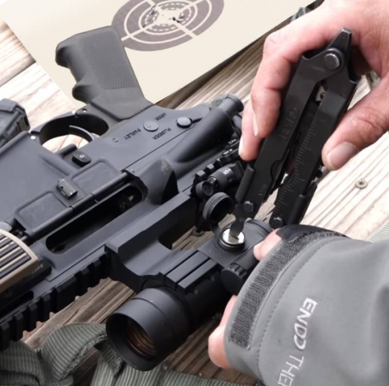 Shooter ajusting scope.
